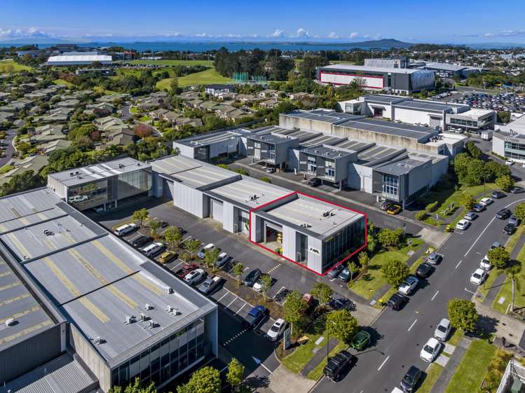 8/11 Orbit Drive Albany_9