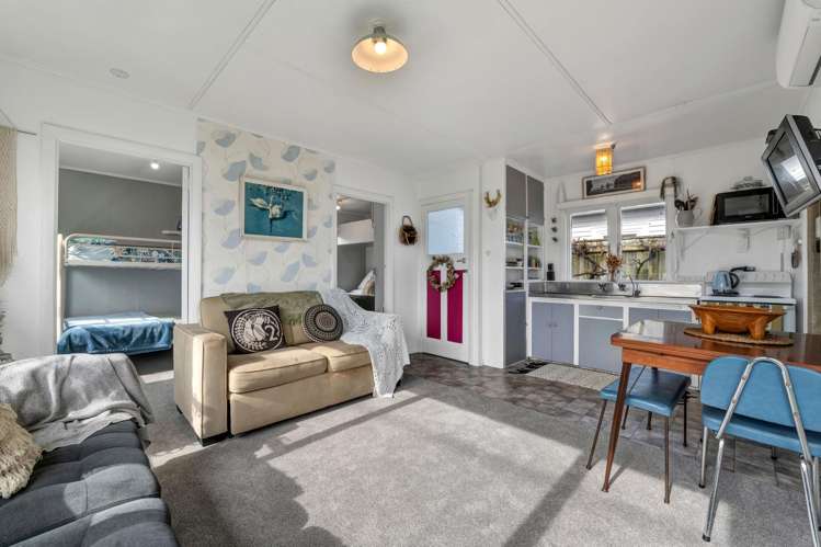 52 Fifth Avenue Urenui_5