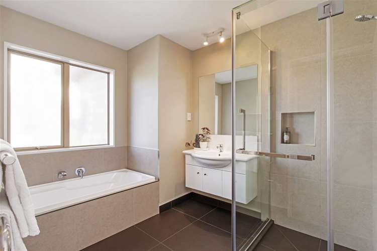 69 Longspur Avenue Wigram_15