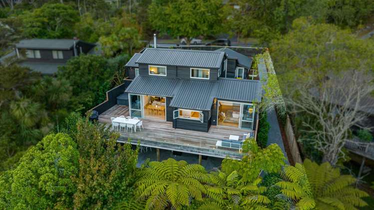 22 Woodfern Crescent Titirangi_39