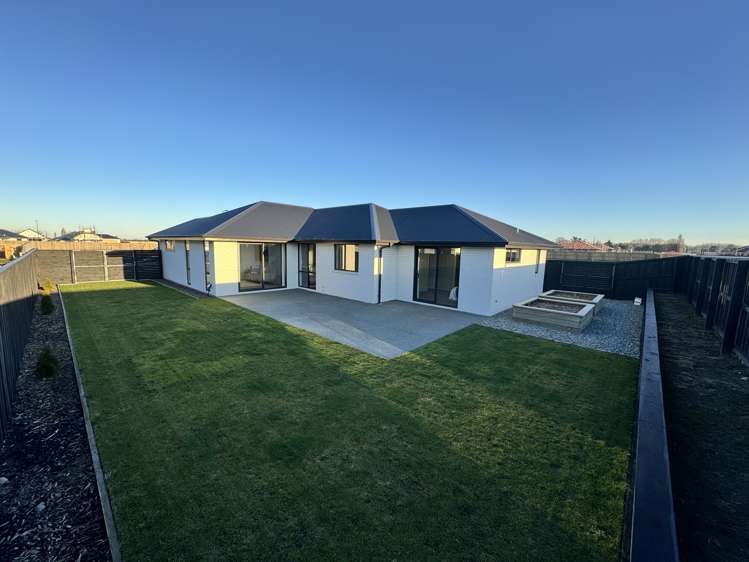 40 Strowan Avenue Elgin_20