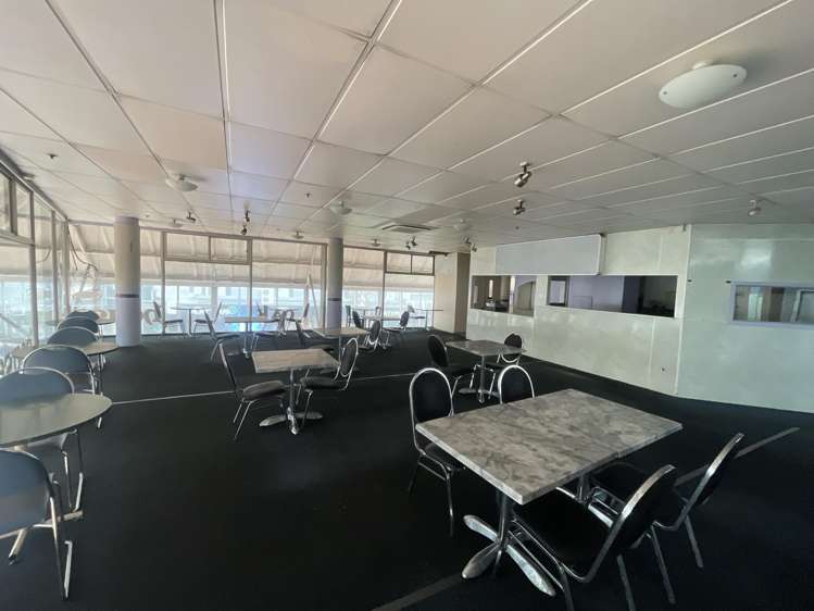 Upper/71-81 Cuba St Te Aro_1