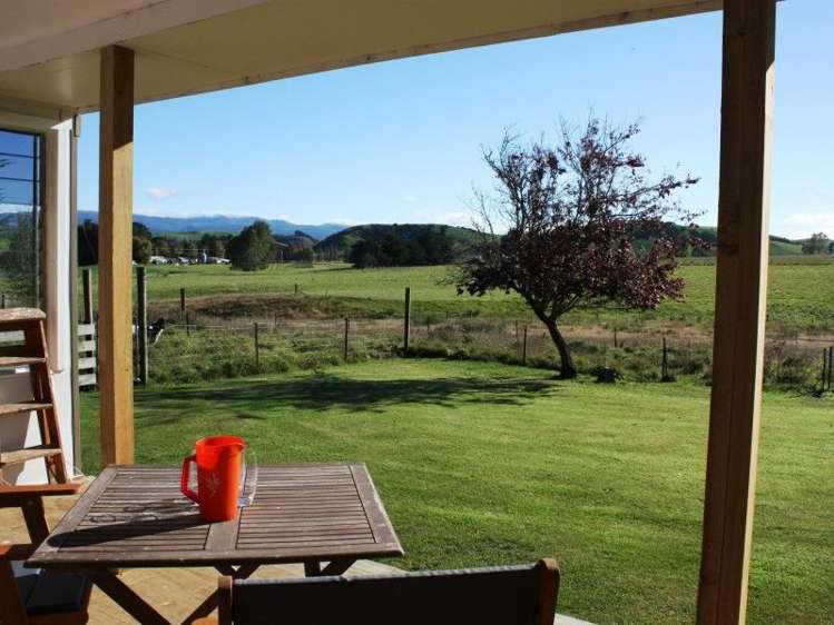 7 Cemetery Road North Clinton and Surrounds_2