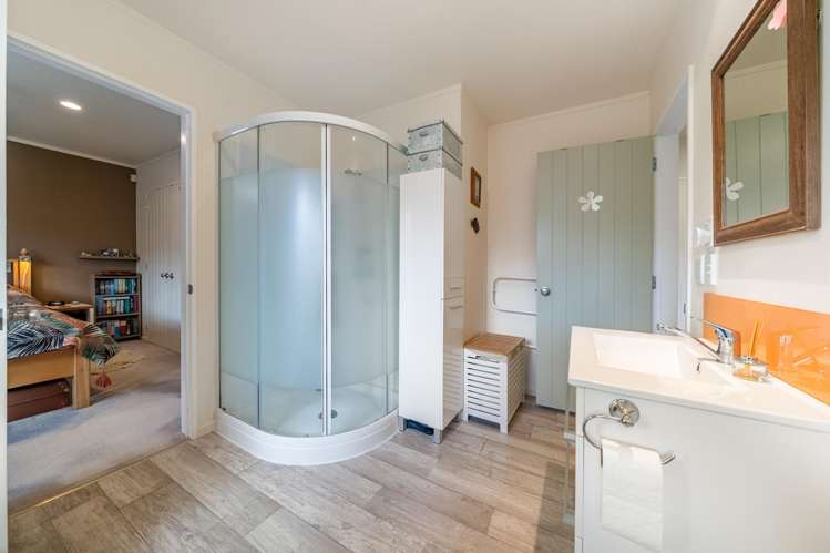 1163 Fergusson Drive Clouston Park_17