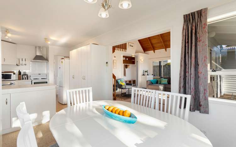 2/8 Rickards Place New Lynn_8