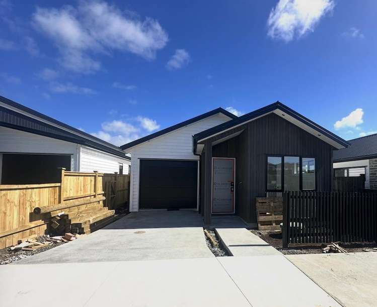 390 Te Taruna Drive_0