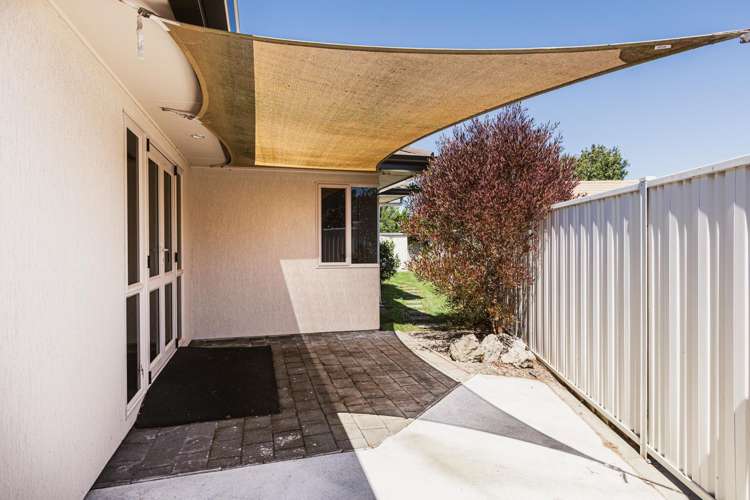 73 Kensington Drive Taradale_16
