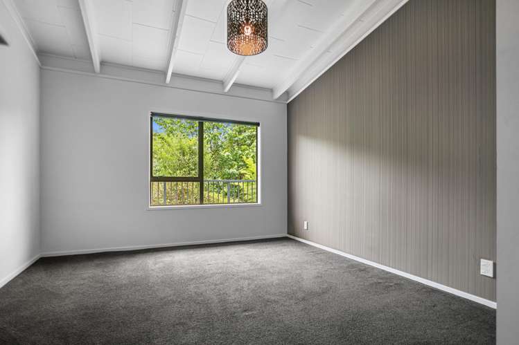 5 Lucy Road Waiomu_13