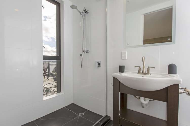 616a Marine Drive Days Bay_10