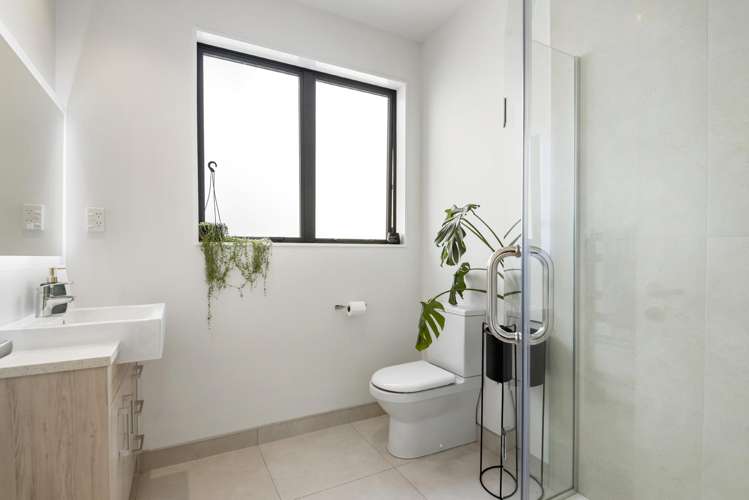 4b Rosalind Road Glenfield_17