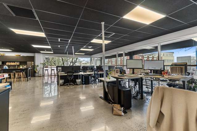 678 Victoria Street Hamilton Central_2