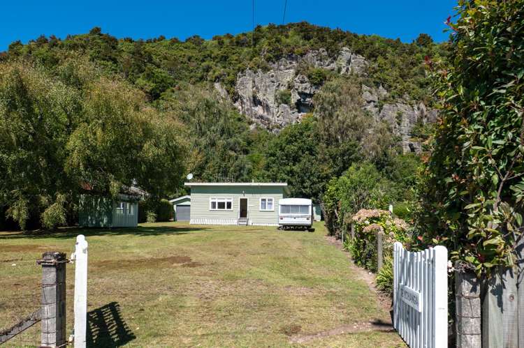 56 State Highway 1 Motuoapa_21