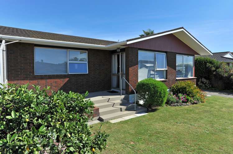 2/5 Exeter Street Stoke_1