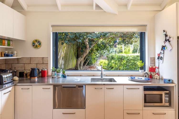 14 Esslin Road Surfdale_10