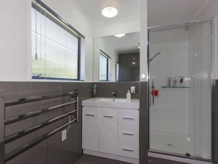 2 Makora Road Otaihanga_14