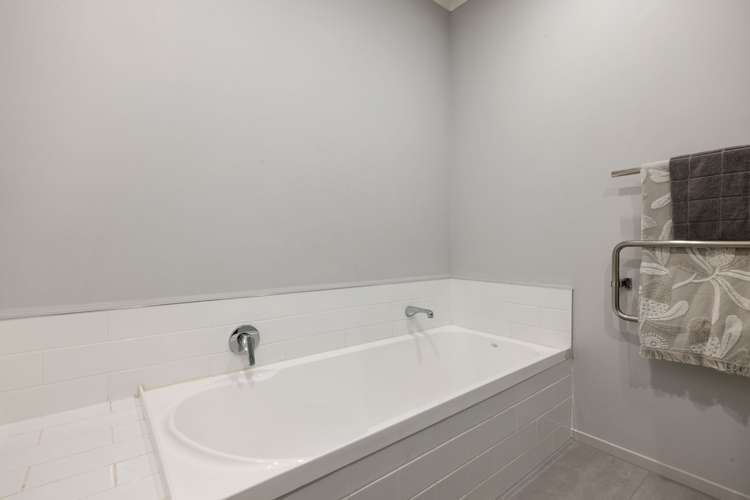 6 Queens Park Crescent Frankton_14