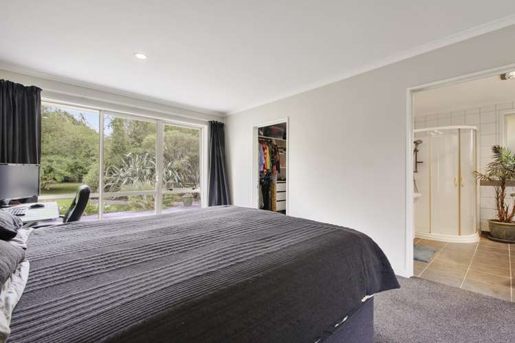 43 Bruces Road Sefton_17