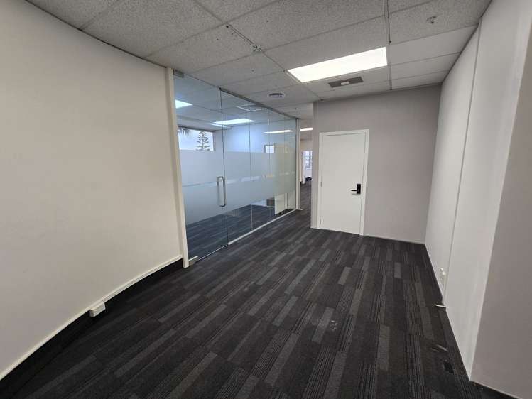 15 Osterley Way Manukau City_6