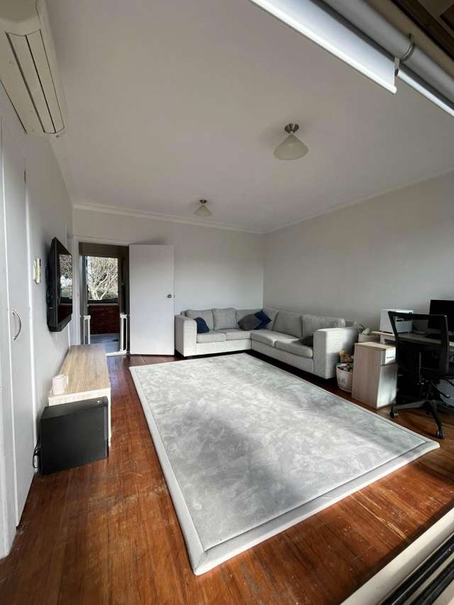 2/221 Mount Smart Road Onehunga_1