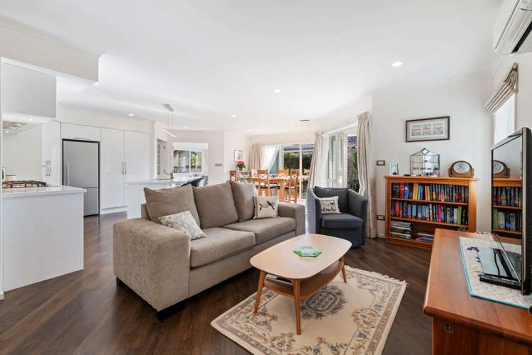 15 Tongeren Square Karaka_14