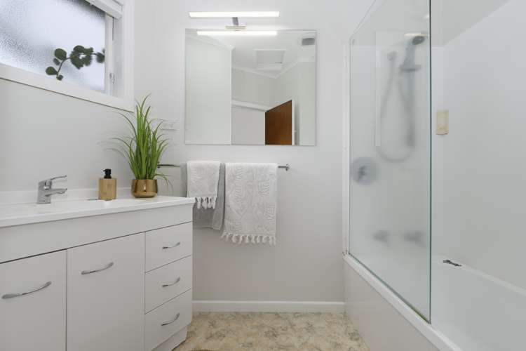 59 Seaview Road Otumoetai_12