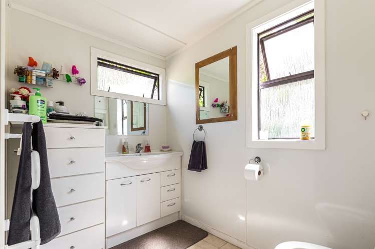 4 Te Toki Road Ostend_13