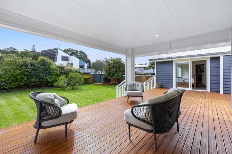 53 Arkles Strand Arkles Bay_12