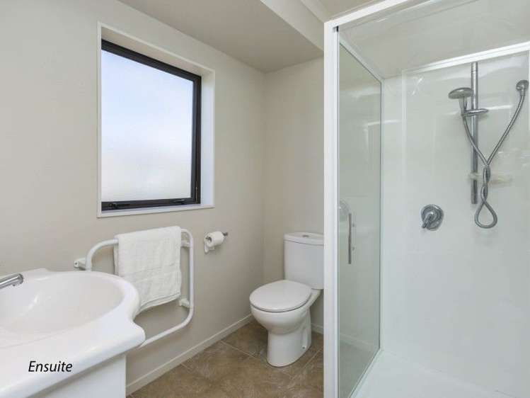 48 Percy Kinsman Crescent Riverstone Terraces_11