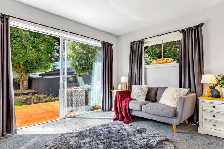 70 Woodbury Street Russley_9