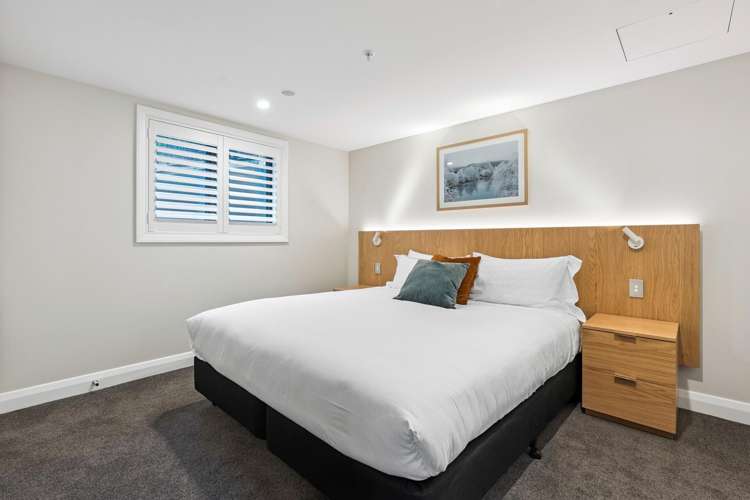 Unit 211/327 Frankton Road Town Centre_10
