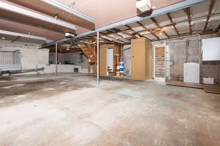 39 Royal View Road Te Atatu South_21