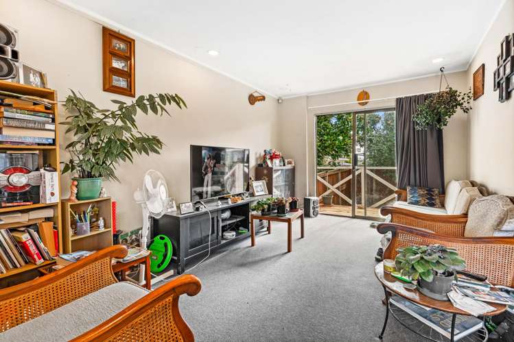 2/13 Paton Avenue Te Atatu South_5