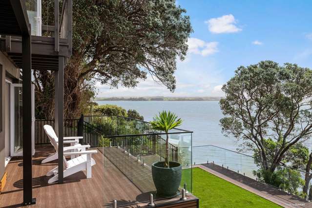 Ultimate relaxation in prime waterfront location!