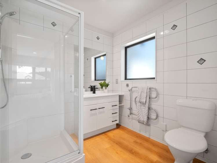 40 Travis Country Drive Burwood_10