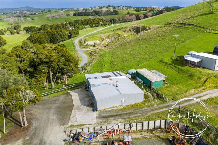 55 Puriri Glade Maungaturoto_3