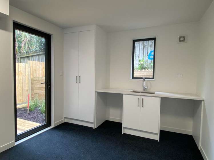 14/12 Onewa Road Northcote_12