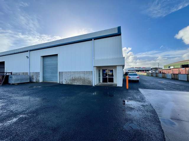 Bell Block warehouse with gantry