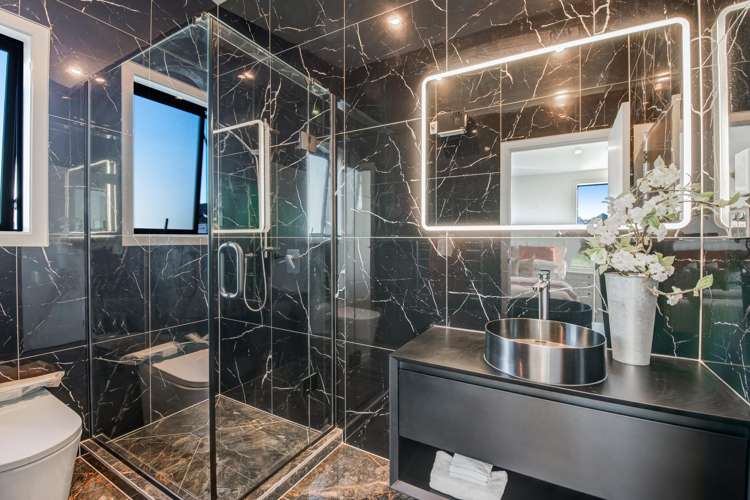 18b The Esplanade Eastern Beach_23