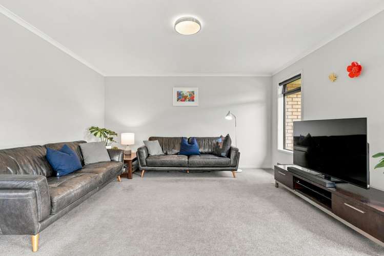 3 Michel Colombon Close Maunu_11