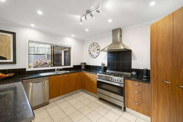 13 Edwin Grove 11217_1