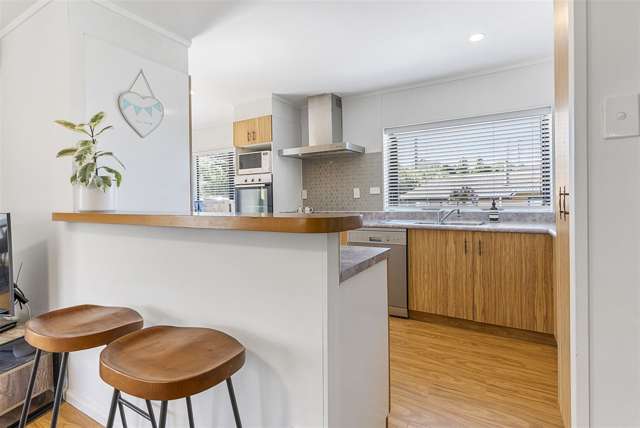 20a Atlantis Place Totara Vale_4