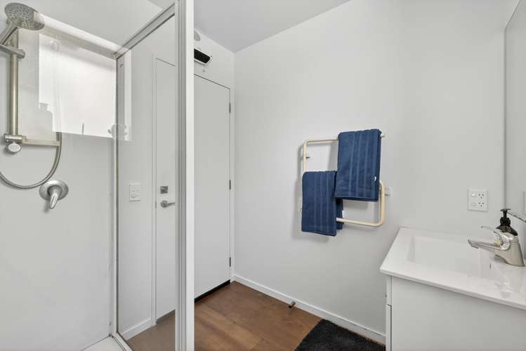 8/190 Lincoln Road Addington_8