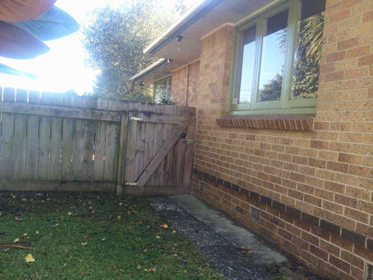 44 Tomin Road Glenview_13