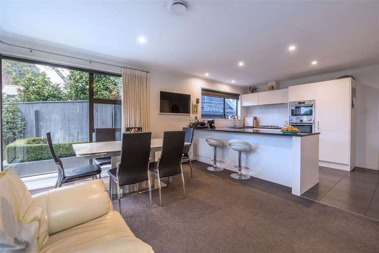 1/26 Idris Road Fendalton_8