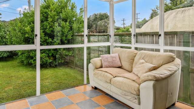 38 Hall Crescent Epuni_3