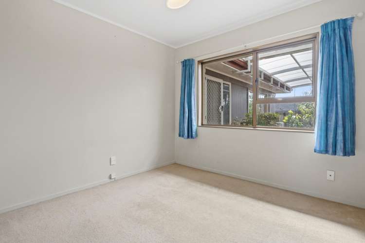 6 Davita Place Farm Cove_13