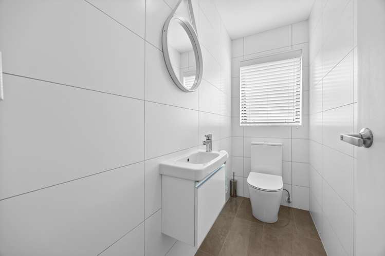 3 Pinewood Grove Botany Downs_11