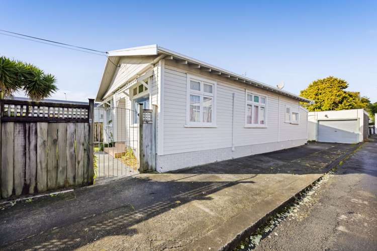 86 Lemon Street and 70, 72, 74 Eliot Street New Plymouth_25