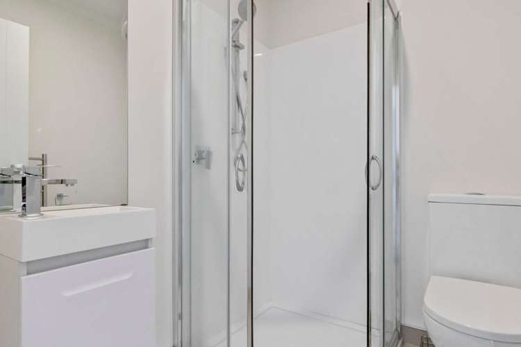 5/7 Vialou Street Hamilton Central_10