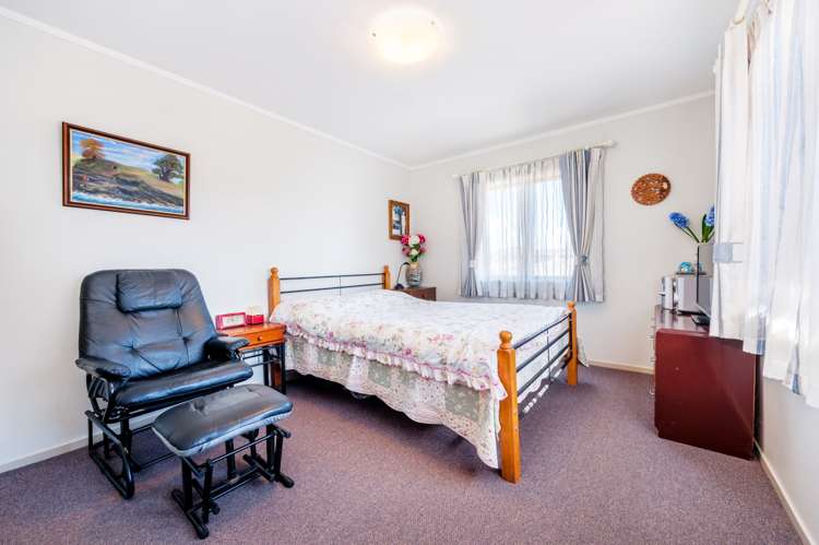 8 Austin Brave Place Favona_16